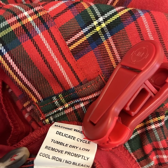 Edgehill Collection Red Plaid Pants. - Picture 7 of 9